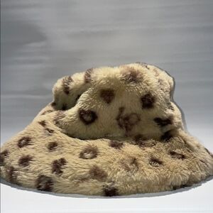 Leopard Print Faux Fur Bucket Hat